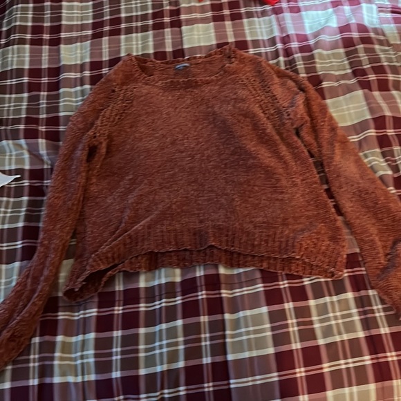 Doing a closet clean out! Let me know what your interested in - Picture 12 of 14